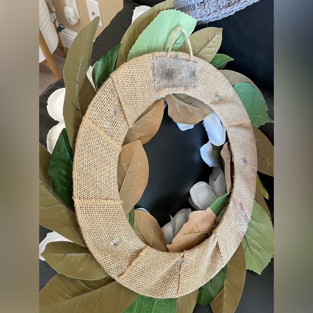 Beautiful Magnolia Flower Wreath - Picture 3 of 3